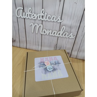 Cuadro Día de la Madre personalizado con corazones de crochet hechos a mano
