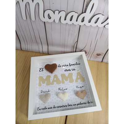 Cuadro Día de la Madre personalizado con corazones de crochet hechos a mano