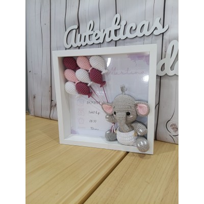Cuadro Natalicio Personalizado con Elefante Amigurumi y Globos de Crochet