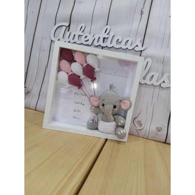 Cuadro Natalicio Personalizado con Elefante Amigurumi y Globos de Crochet