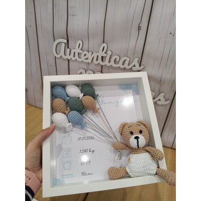 Cuadro Personalizado de Natalicio en Madera con Oso y Globos de Crochet Hechos a Mano