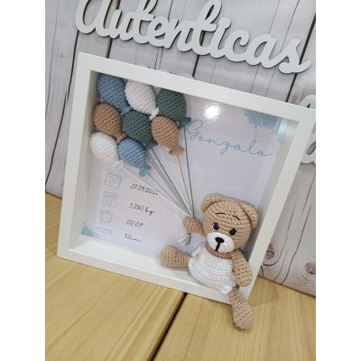 Cuadro Personalizado de Natalicio en Madera con Oso y Globos de Crochet Hechos a Mano