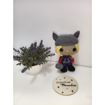 Thor Amigurumi de Crochet Estilo Funko  Hecho a Mano  Figura de 17 cm