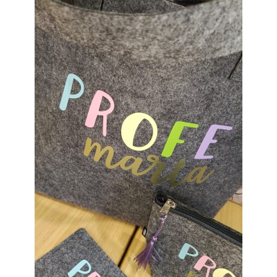 Pack regalo personalizado para profesoras o teachers.  Bolso, Neceser y portagafas a juego de fieltro reciclado.