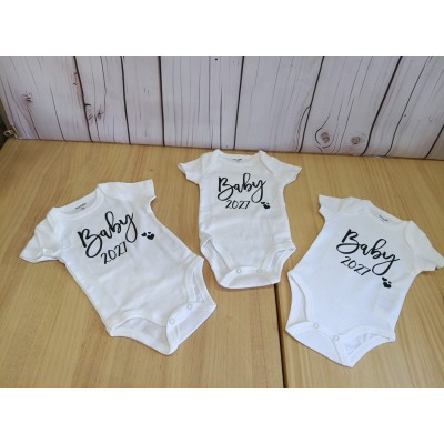 Body Personalizado Baby + Año  Original Anuncio de Embarazo  Bebé en Camino