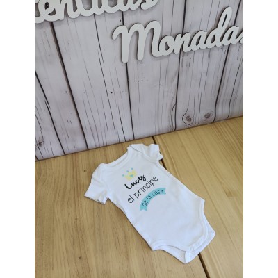 Body bebé personalizado “El príncipe de la casa” – Niño