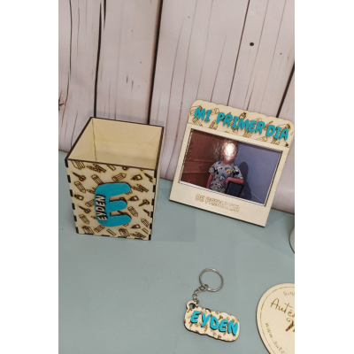 Pack Vuelta al Cole Personalizado  Portalápices + Llavero + Imán Mi Primer Día + Bidón